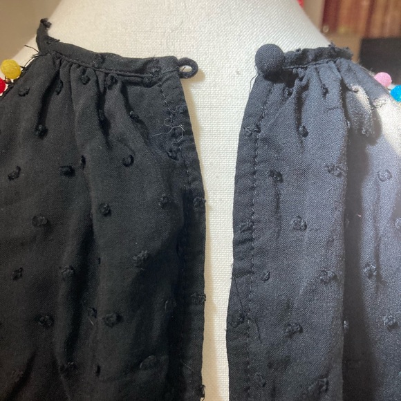 Honey Pot Halter black top and colored beading on both sides. Button closure .M - Picture 4 of 8